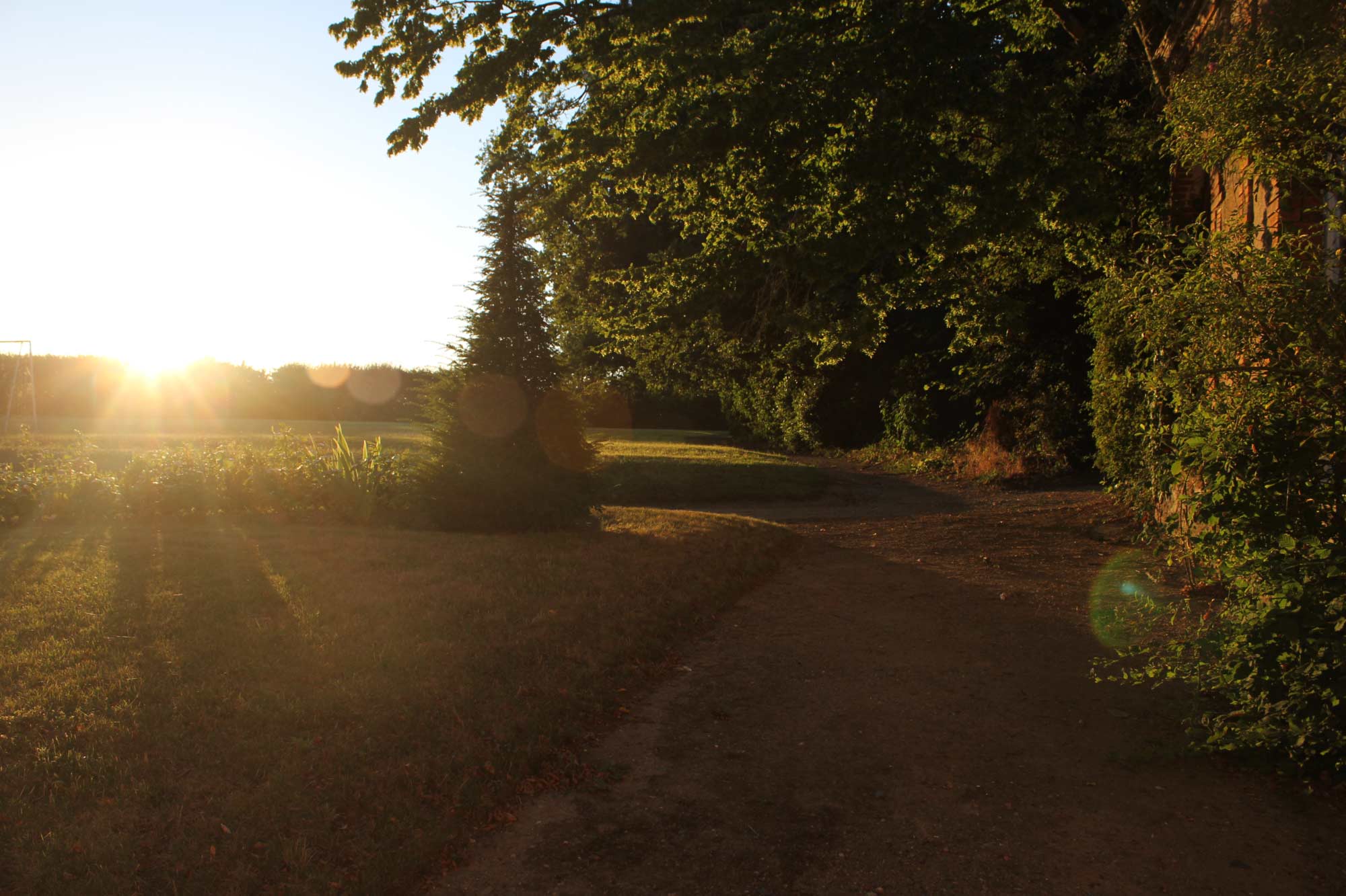 Le parc des gîtes par une nuit d'été